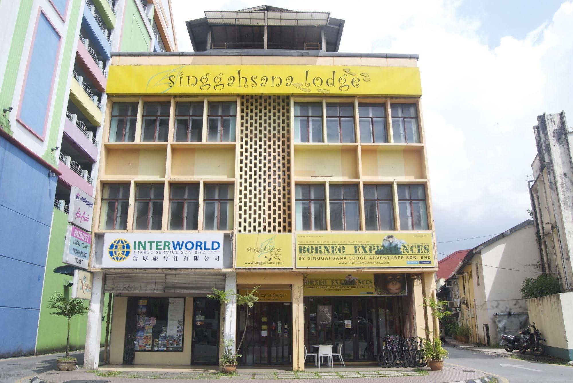 Singgahsana Lodge Kuching Buitenkant foto